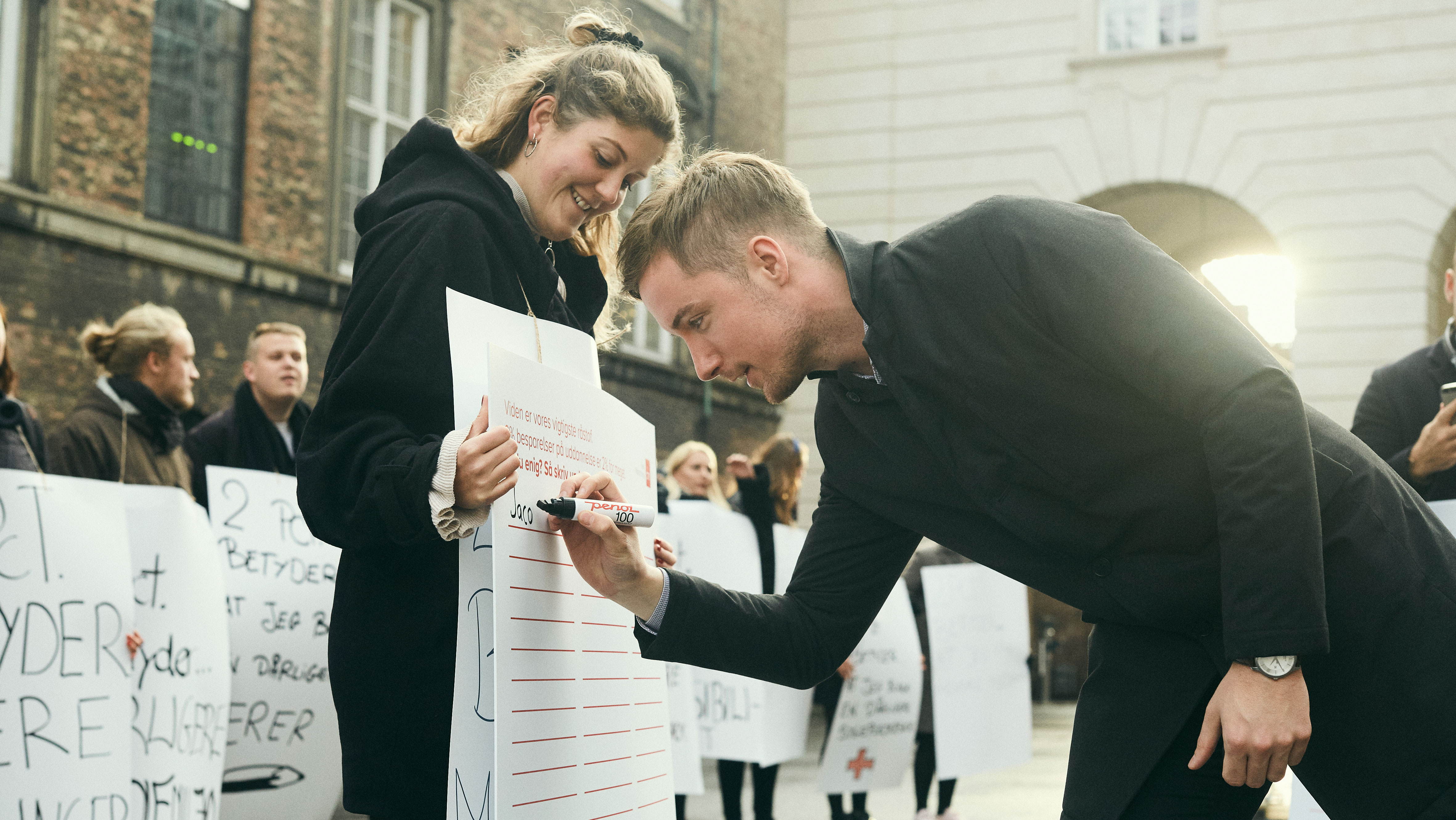 Underskrift mod uddannelsesbesparelser - Jakob Mark