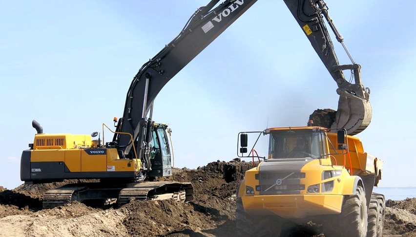 Et af virkemidlerne i strategien er at fremme fossilfri byggepladser, som der kommer en CO2-reduktion allerede under anlægsfasen. Det skal ske gennem anvendelse af alternative brændstoffer og eldrevne maskinel på statslige anlægsprojekter.