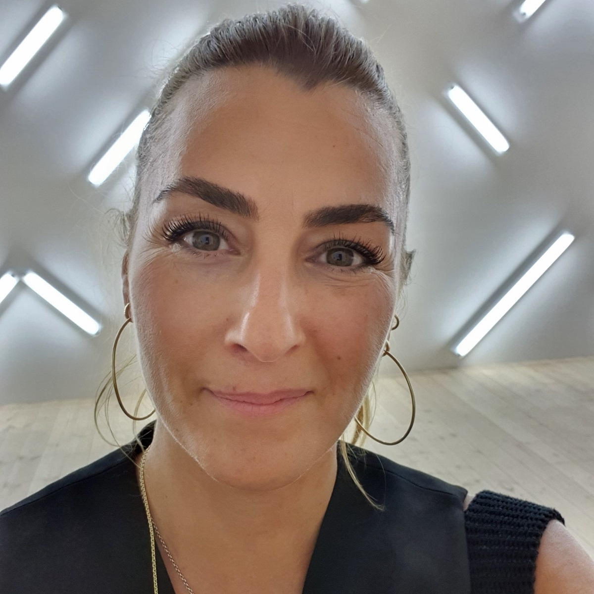 Zeynep Bakiral har været tillidsrepræsentant i to år. Når hun skal hjælpe kollegaer med at forhandle løn, forbereder hun sig ved at kigge i klubbens lønstatistikker. På den måde har hun de bedst mulige argumenter med ind til forhandlingen.