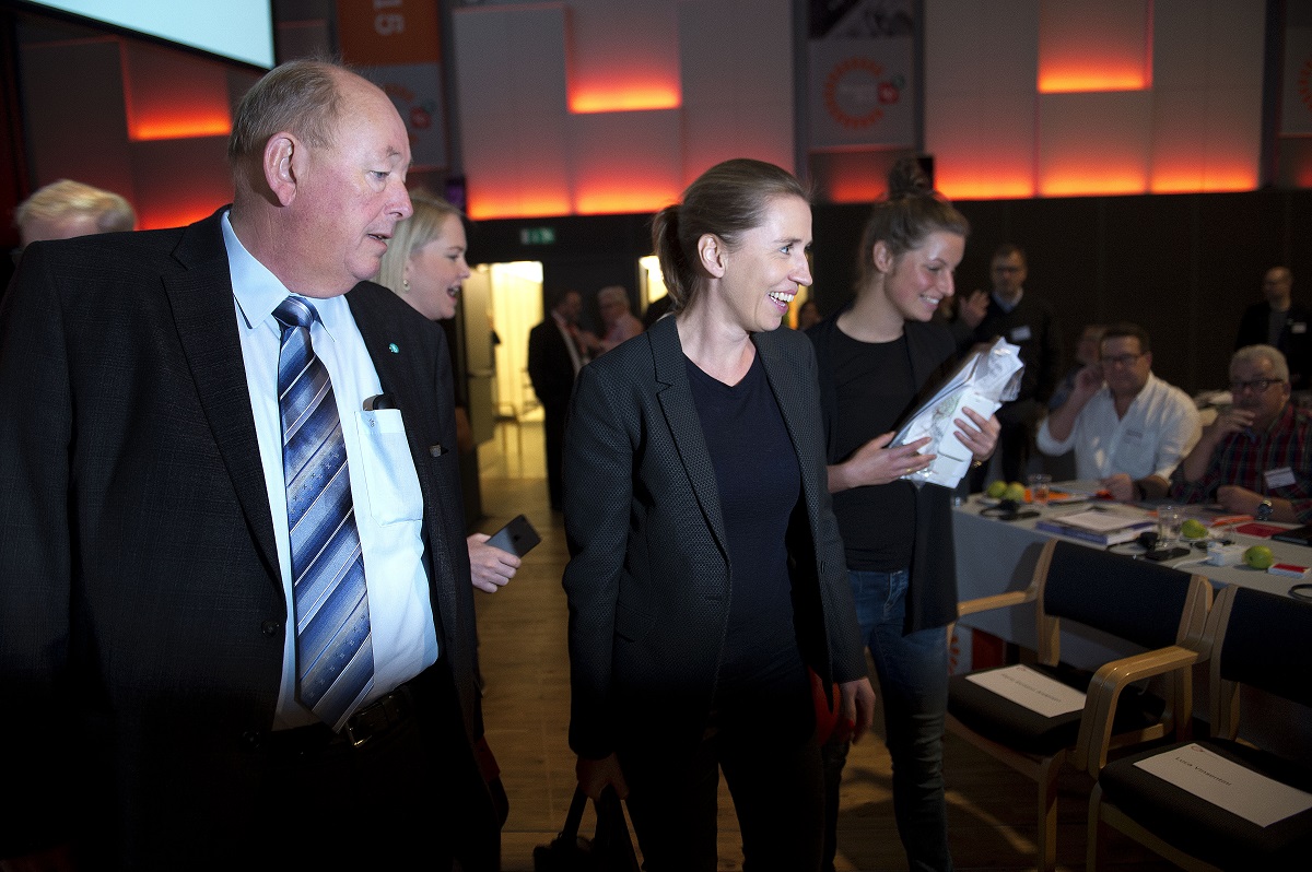 BoerstingOgMetteF1200