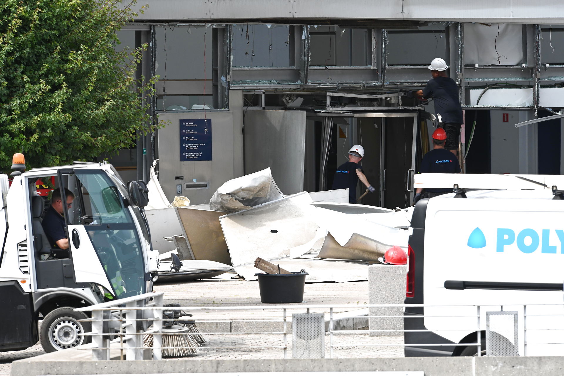 Oprydning efter eksplosion i Skattestyrelsen