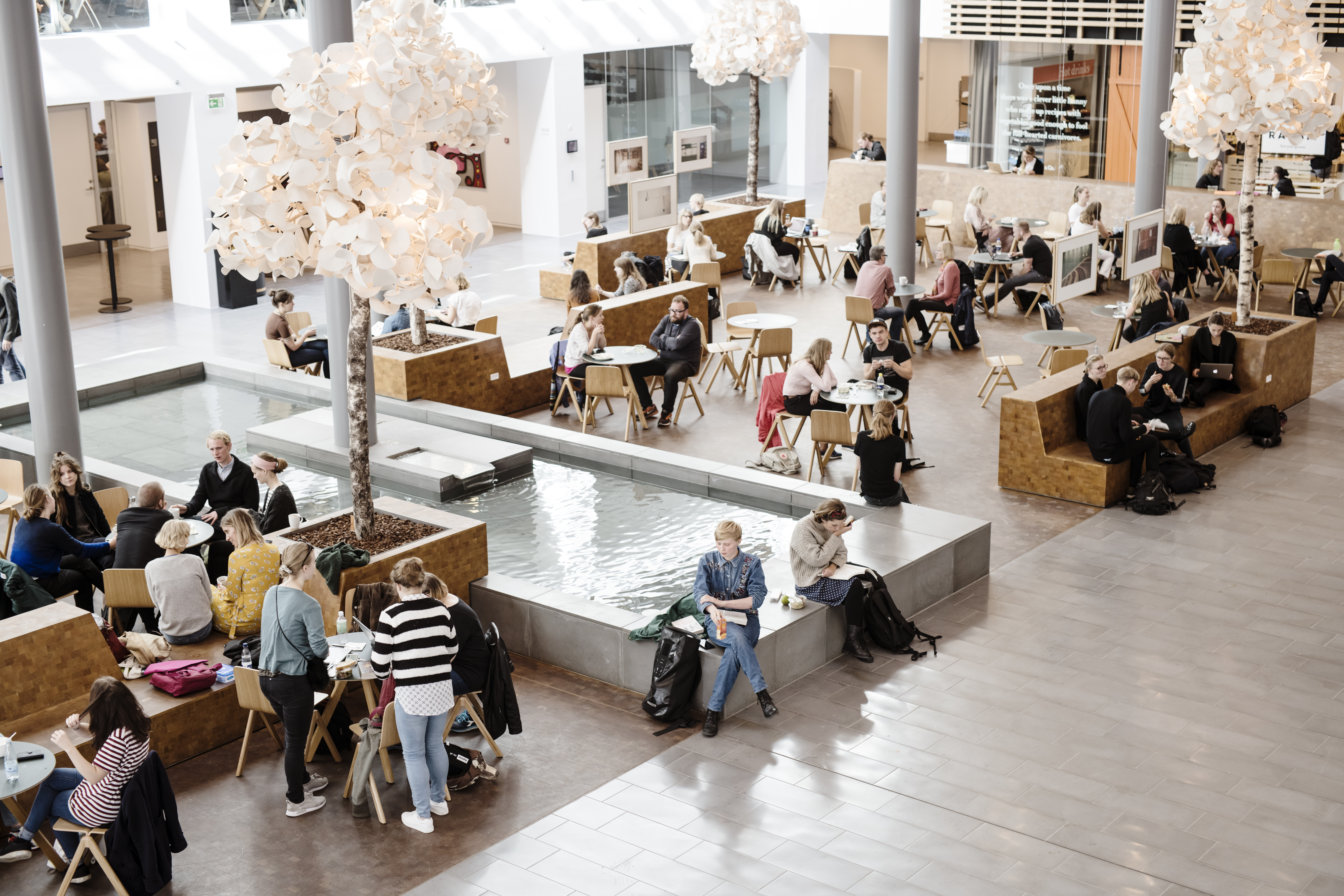 Humaniorastuderende på KUA