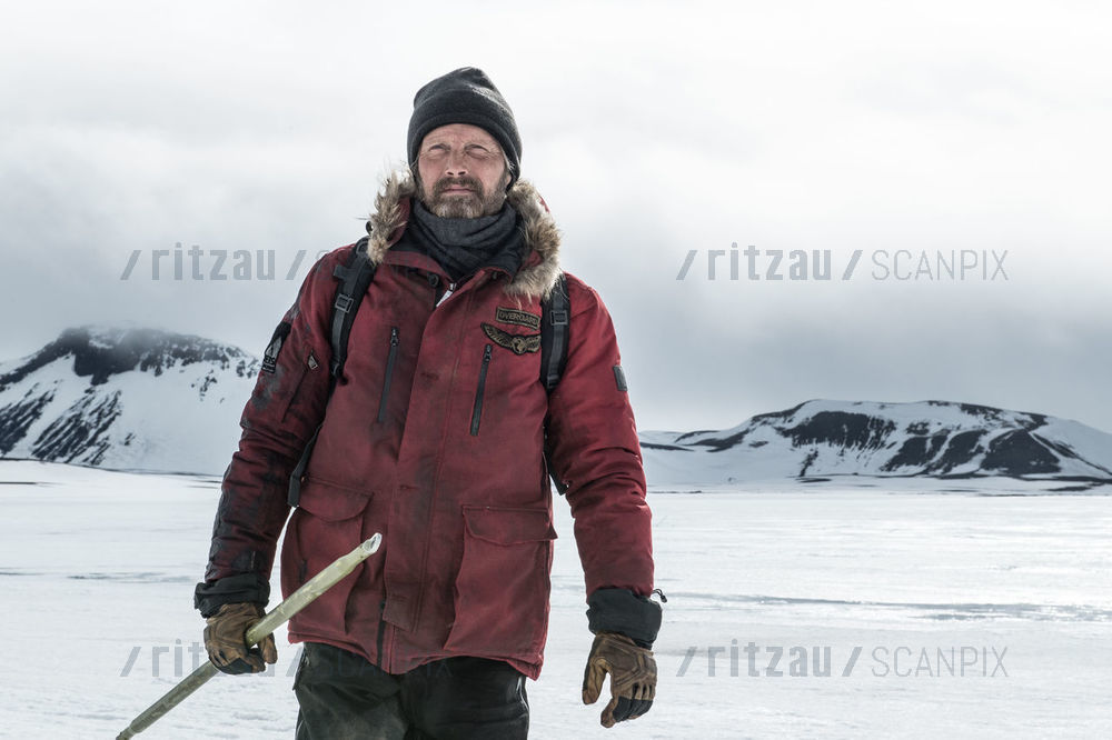 Foto fra filmen Arctic.jpg