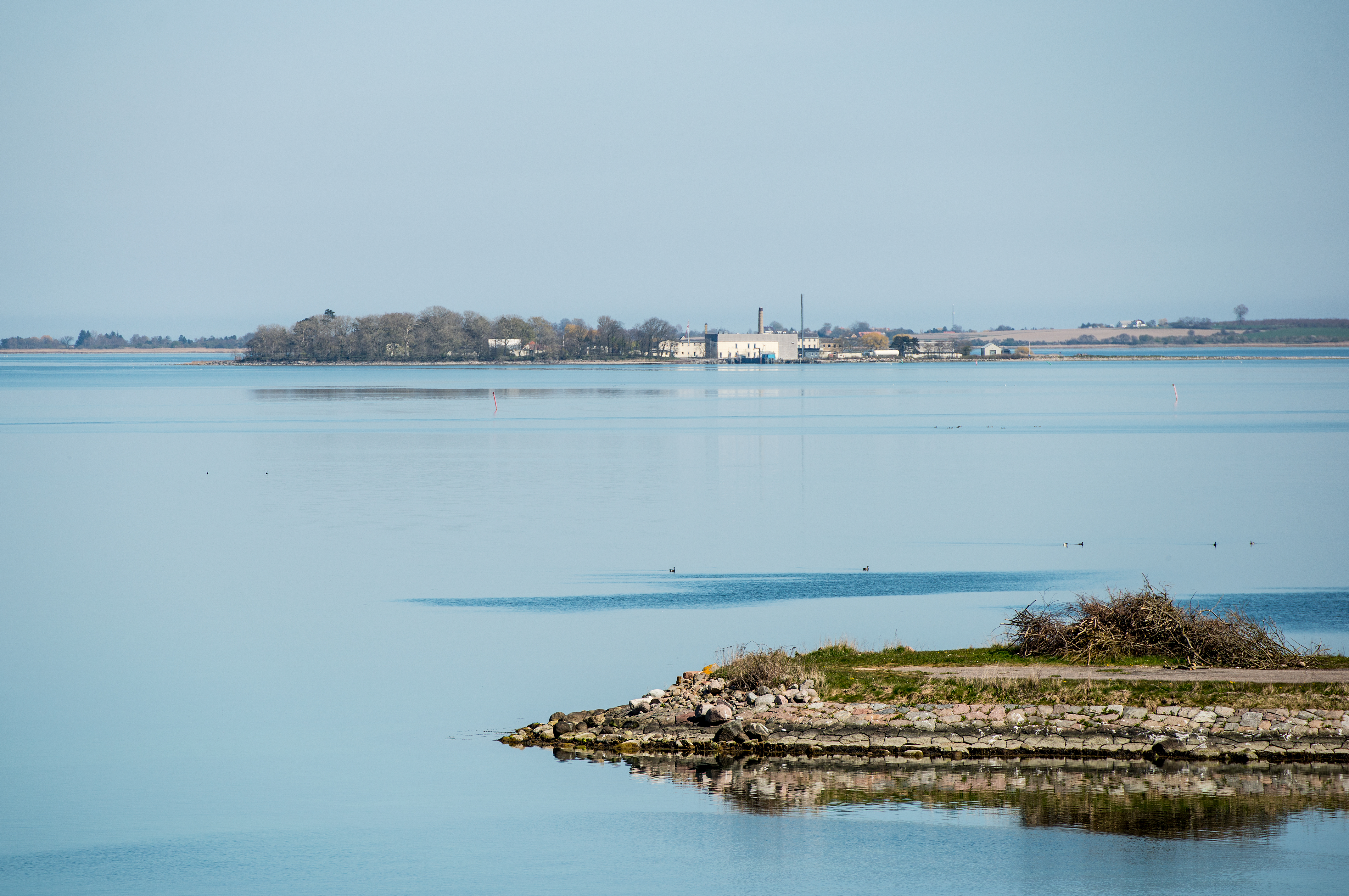 Øen Lindholm, hvor DTU har drevet Statens Veterinære Forsøgsstation, hvor man har forsket og diagnosticeret virussygdomme hos husdyr.