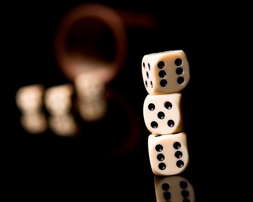 Terning, kast med terninger, Akademikerbladet