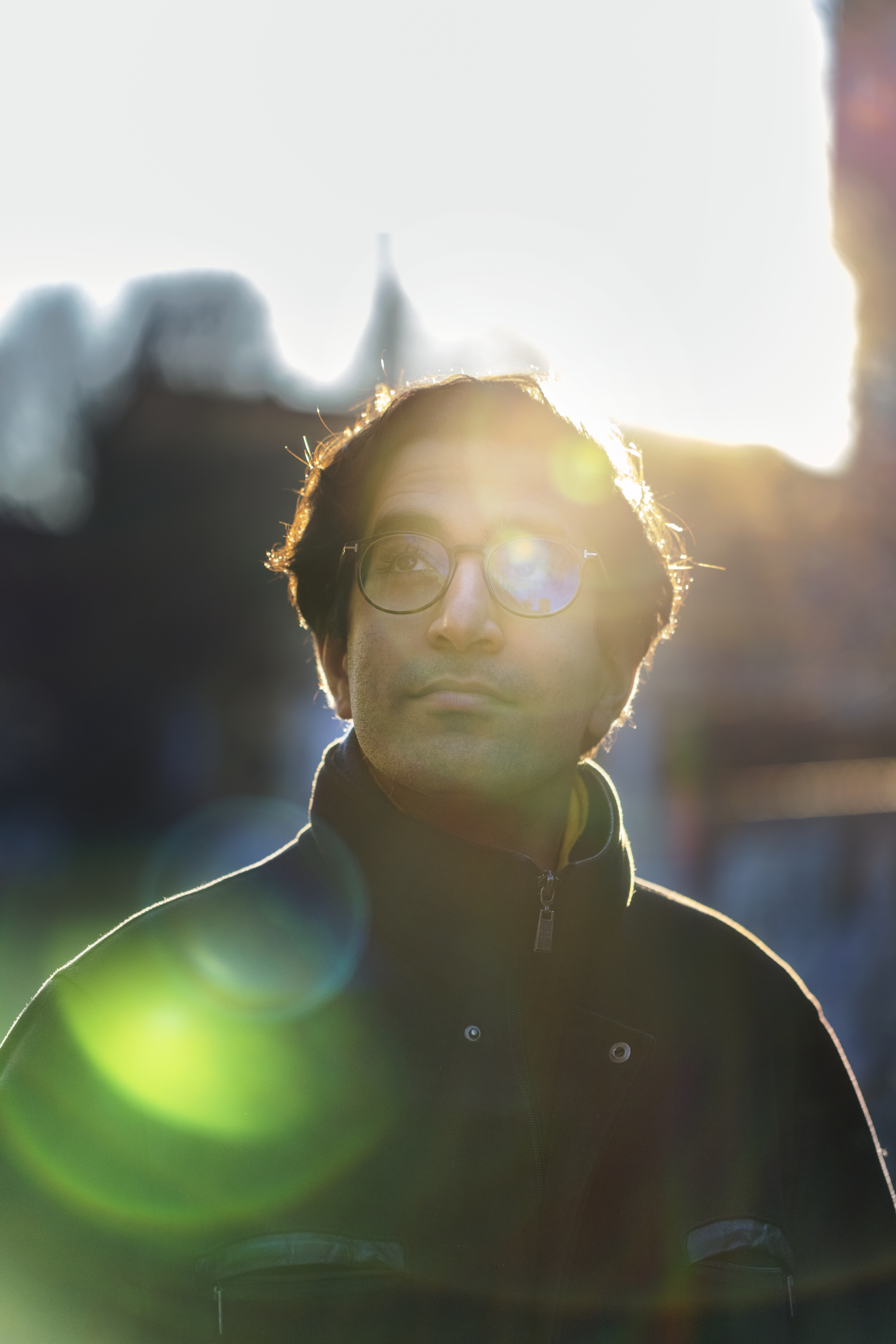 Navid Molaaghaei i solen 