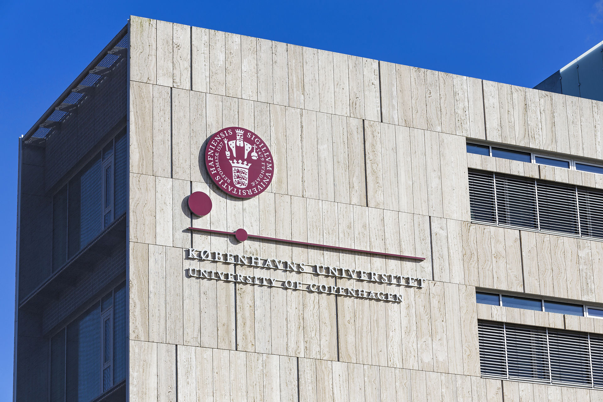 Københavns Universitet vil spare hundrede f millioner på administration. 