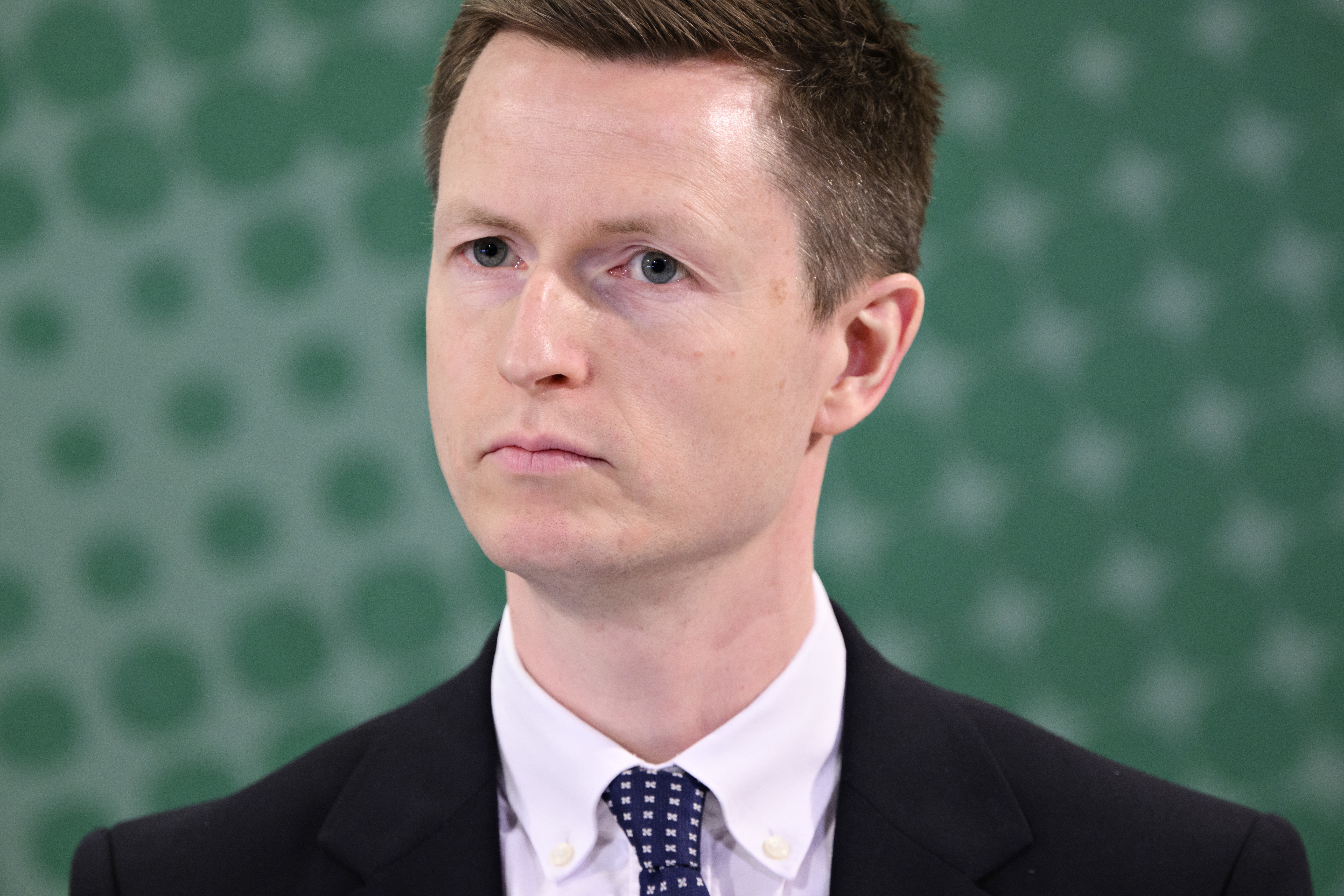 Uddannelses- og forskningsminister Jesper Petersen under et pressemøde om etableringen af et nyt NATO-center for kvanteteknologi i Danmark.