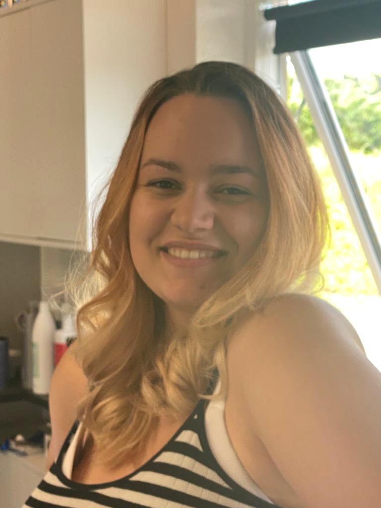 Emmy-Sophie Herzog, engelsksstuderende