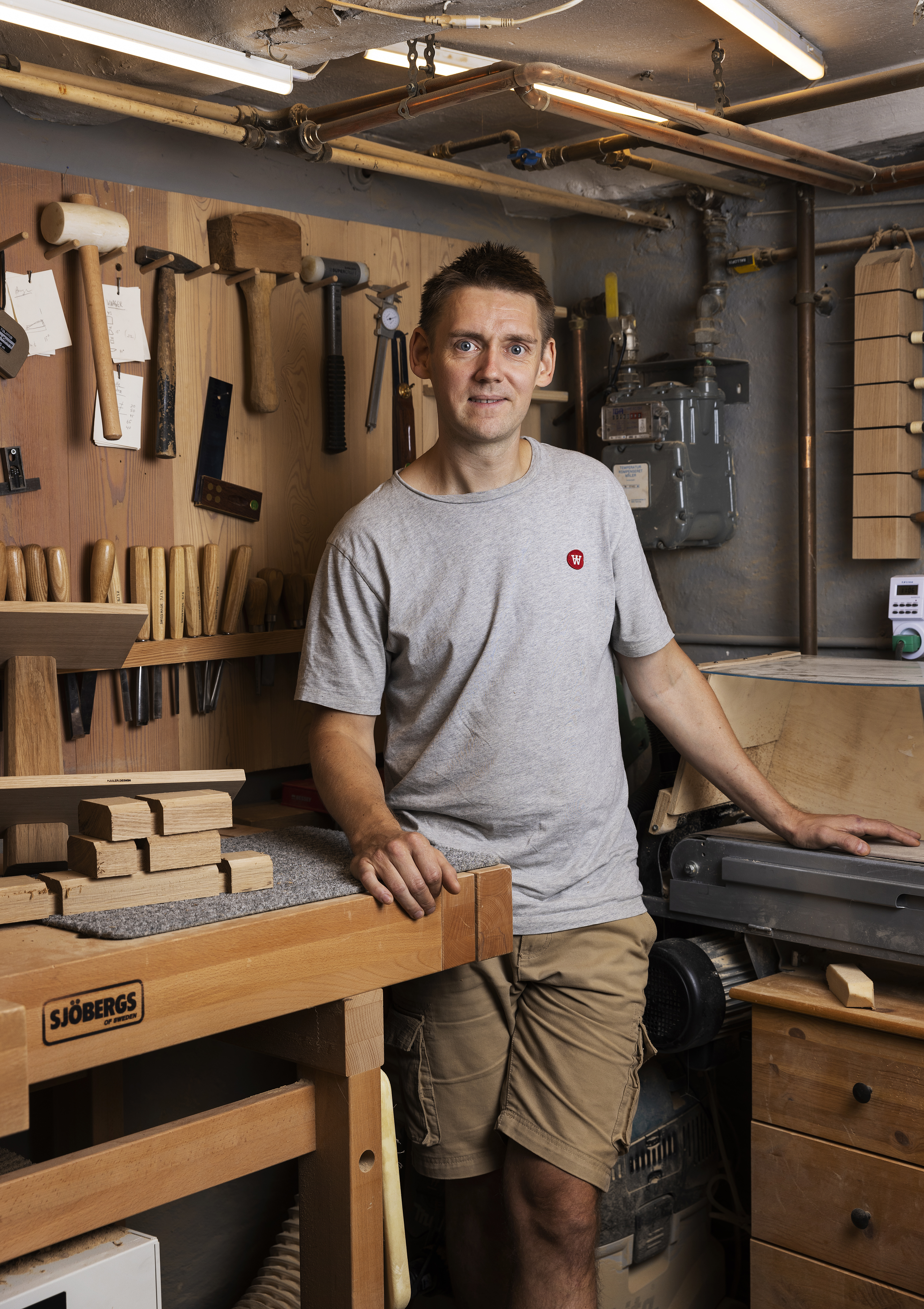 Peter Hjuler, gik fra et fast job i Finansministeriet til at starte sit eget møbelsnedkeri