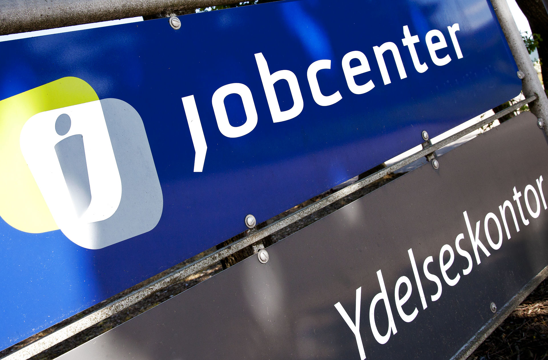 Politikere ønsker milliardbesparelser på jobcentrene. 
