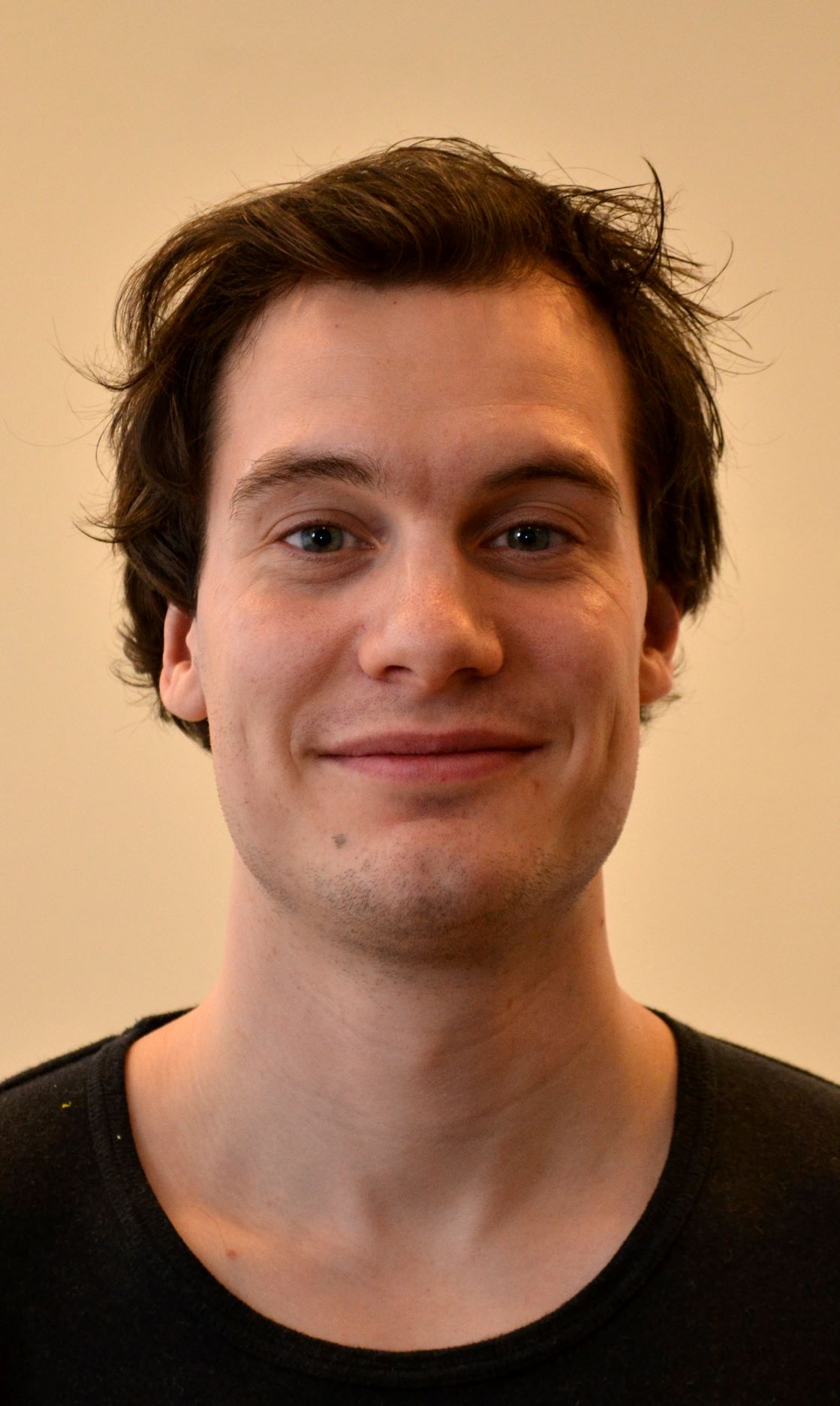 Nicolai LT. Barding er uddannet jurist fra Københavns Universitet i 2012 og har i 10 år været ansat som AC