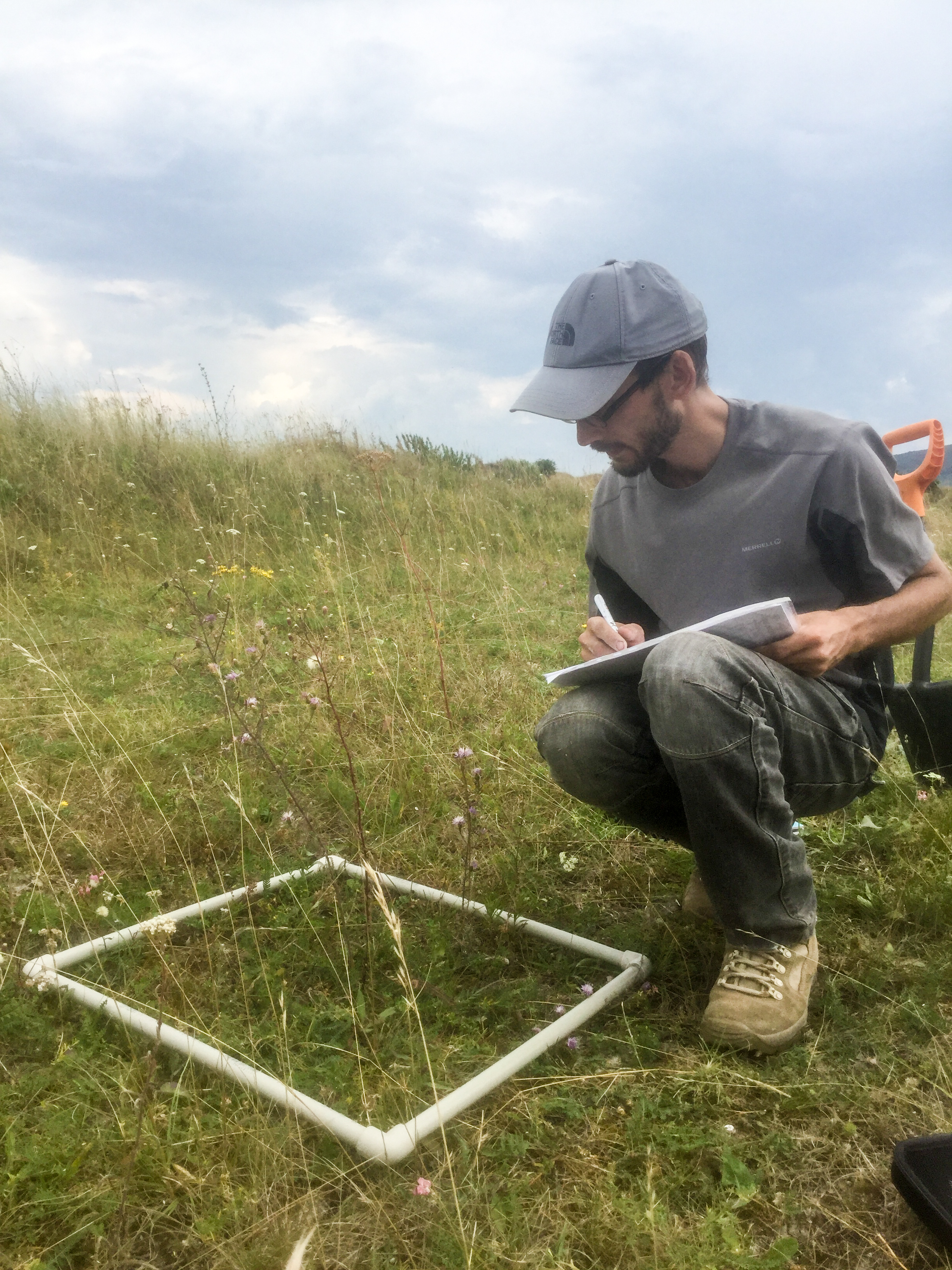 Andriy Novikov er ukrainsk planteforsker ansat på Statens Naturhistoriske Museum i Lviv, Ukraine.