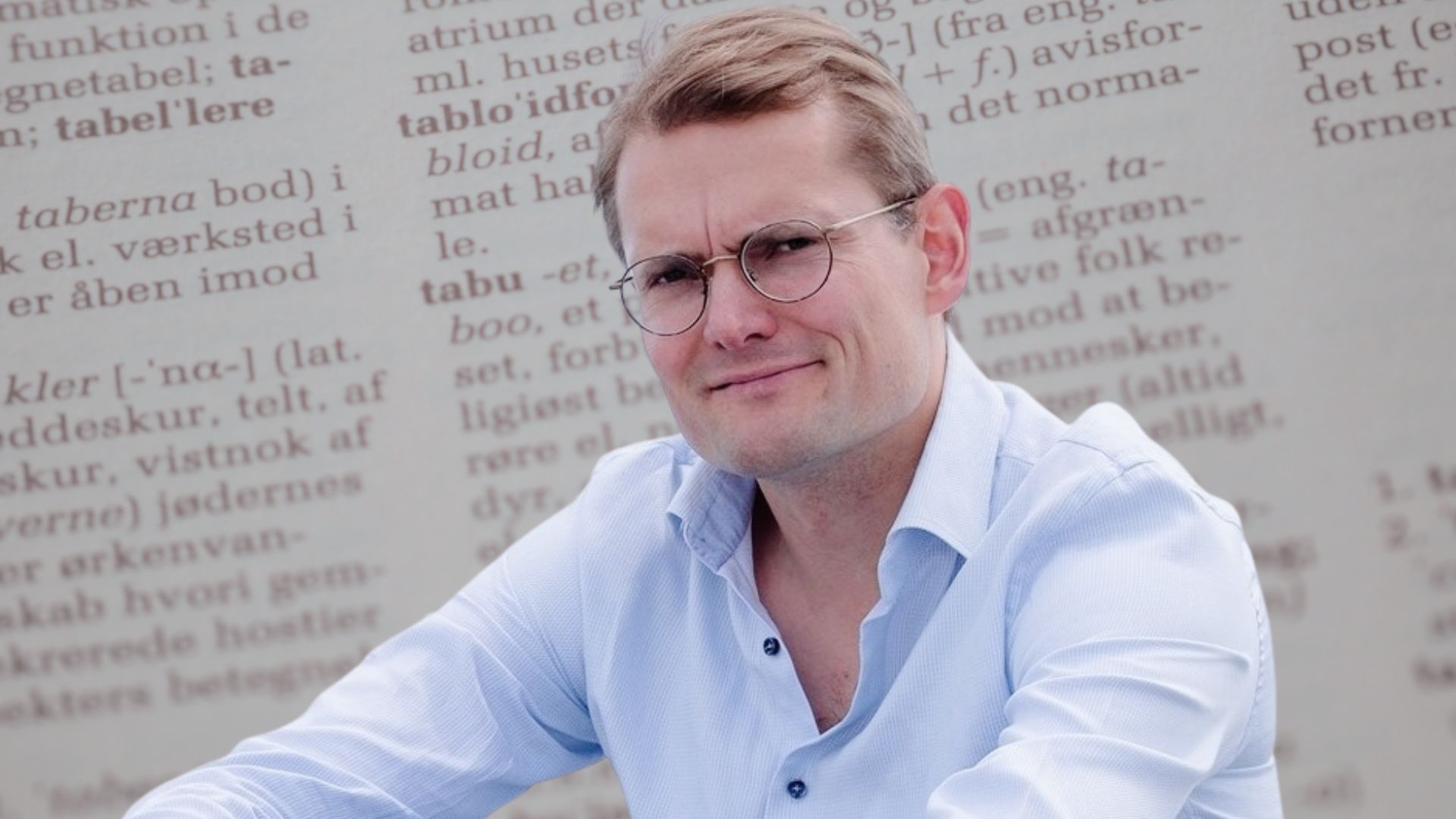 Povl Gads arbejdsplads fjernede lille detalje om hans seksualitet