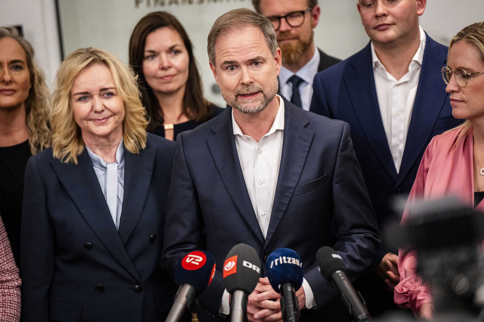 Plan afslører: Så mange medarbejdere skal ministerierne skære fra ...