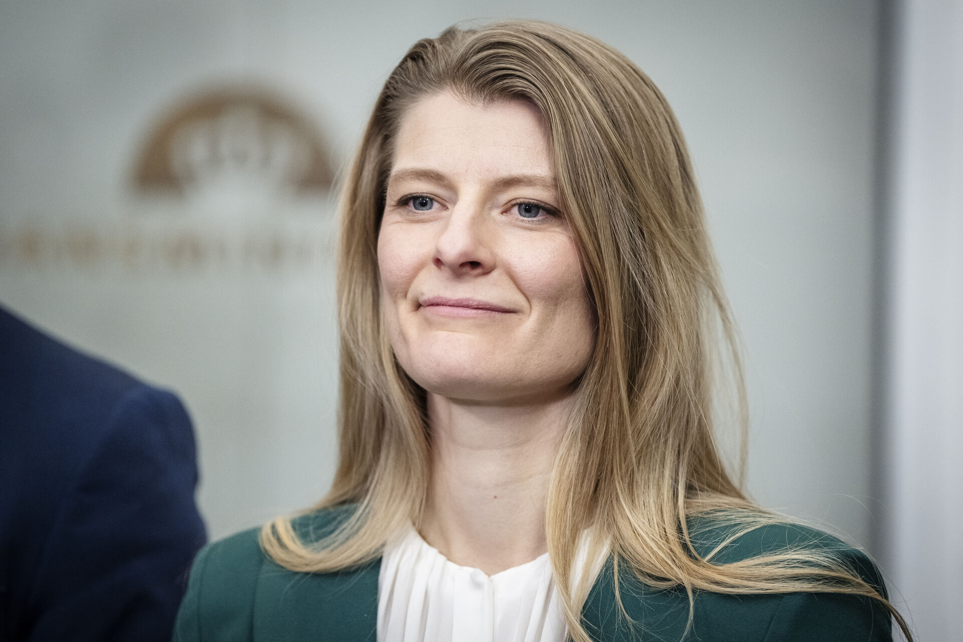 20231204 155959 L 1920X1280we