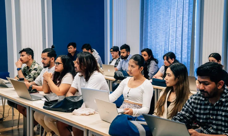 Populæruddannelselukker Pressefoto