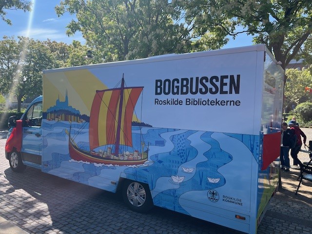 Bogbus Udefra