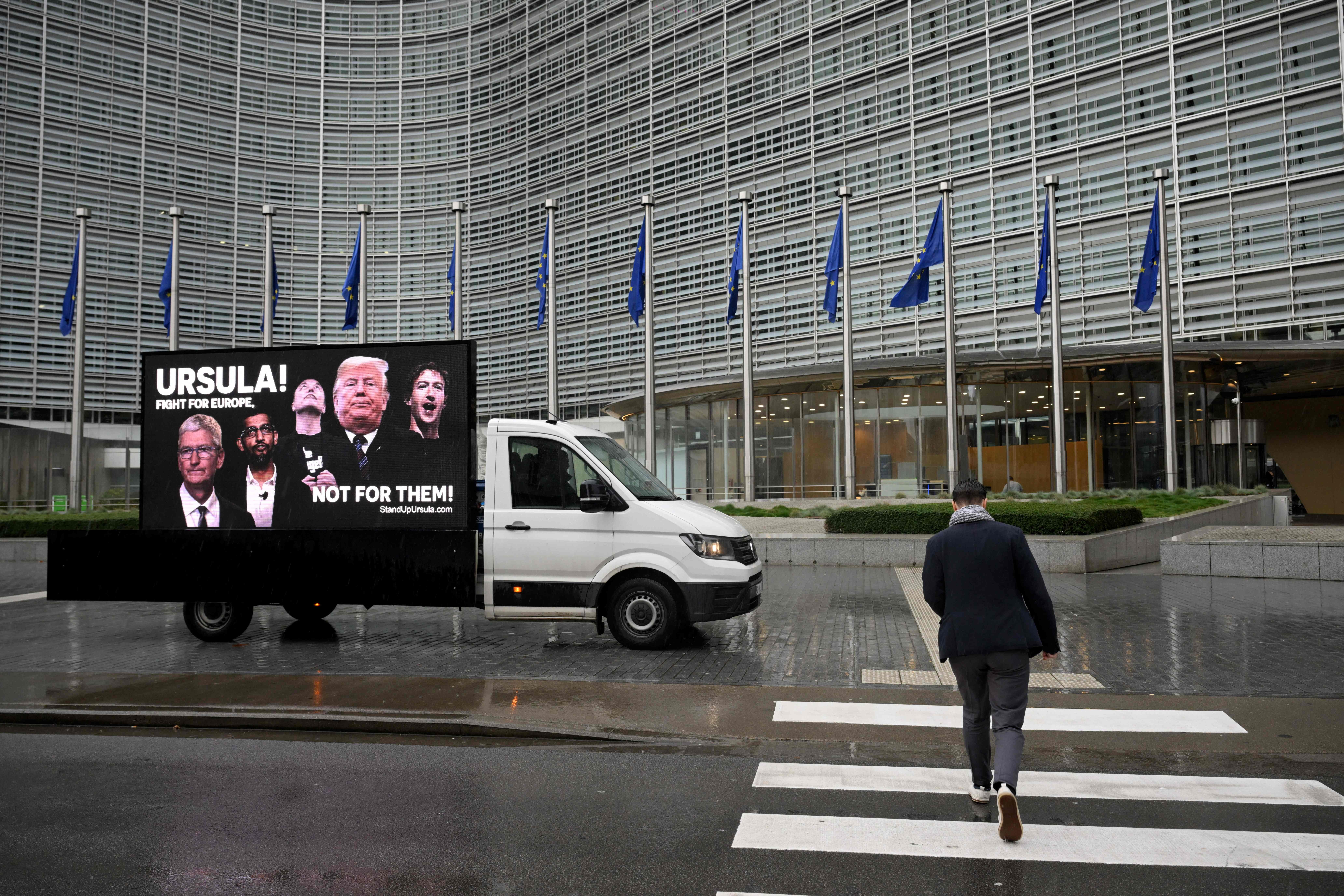 20251119 111513 L 8256X5504ma